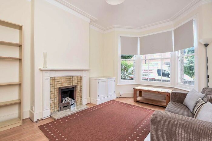 2 Bedroom Flat To Rent In Clarence Road, London, SW19