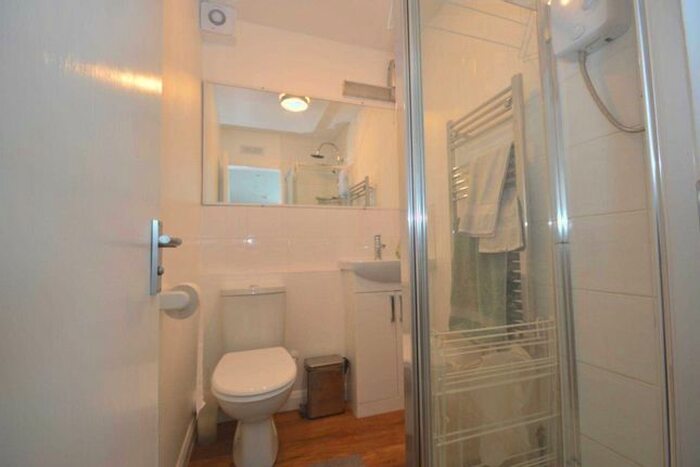 Studio To Rent In Addlestone Road, Addlestone, KT15
