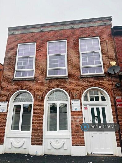 1 Bedroom Flat To Rent In Roundhay Road, Leeds, LS8