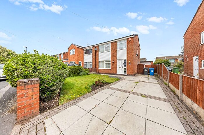 3 Bedroom Semi-Detached House For Sale In Epping Drive, Woolston, WA1