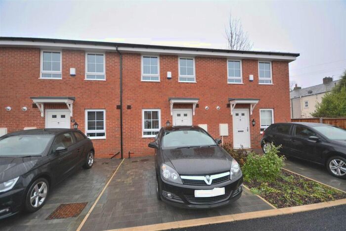 2 Bedroom Town House To Rent In Croft Close, Prestwich, Manchester, M25