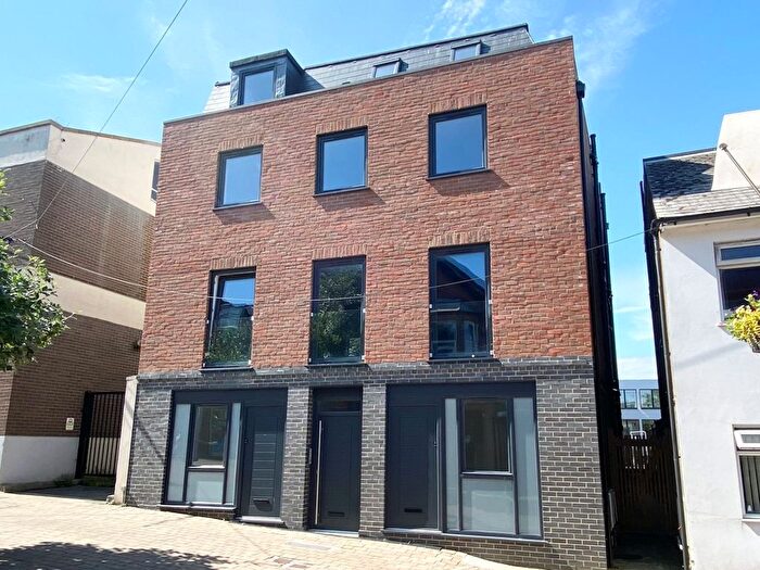 2 Bedroom Flat For Sale In High Street, Newhaven, BN9