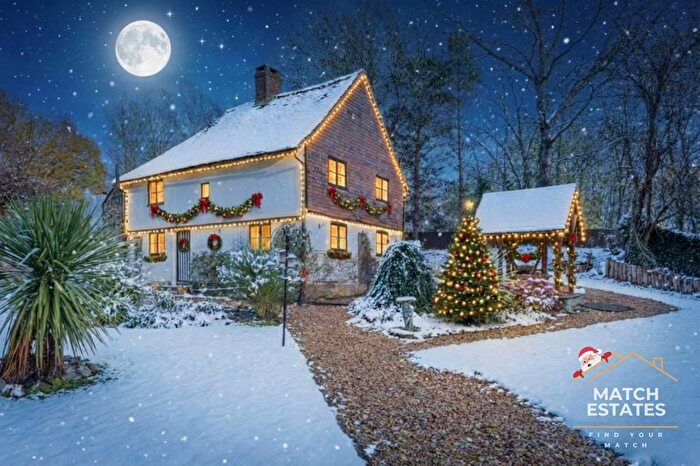 3 Bedroom Detached House For Sale In Grove Green, Weavering, Kent, ME14