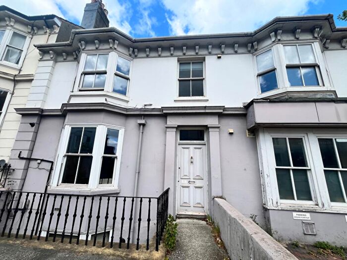 2 Bedroom Flat To Rent In Chatham Place, City Centre, Brighton, BN1