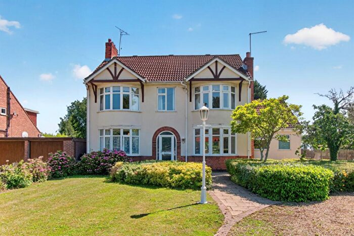 5 Bedroom Detached House For Sale In Lincoln Road, Glinton, Peterborough, PE6