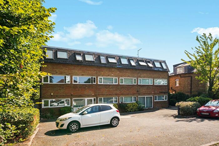 2 Bedroom Flat For Sale In Burnt Ash Hill, London, SE12