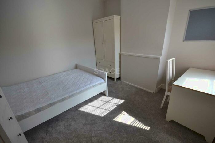 5 Bedroom Terraced House To Rent In St. Bartholomews Road, Reading, RG1