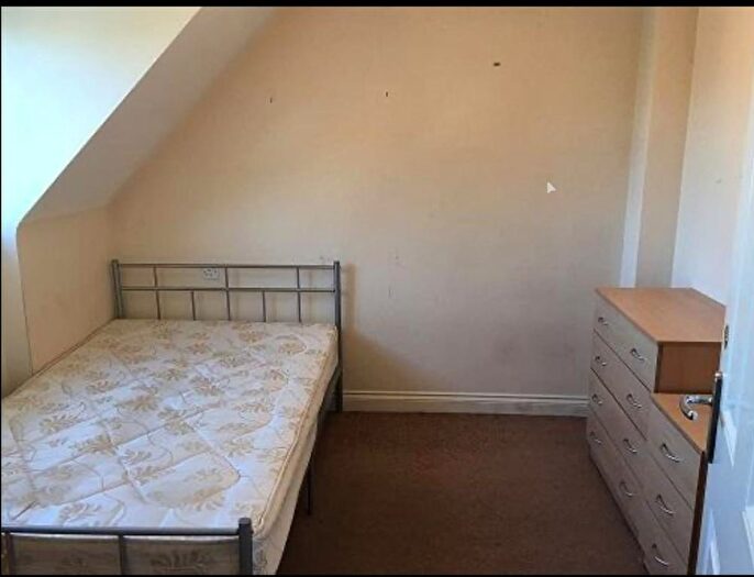 5 Bedroom Town House For Sale In Hospital Street, Walsall, WS2