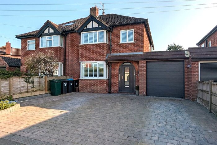 3 Bedroom Semi Detached House For Sale In Toll Bar Road, Christleton, CH3
