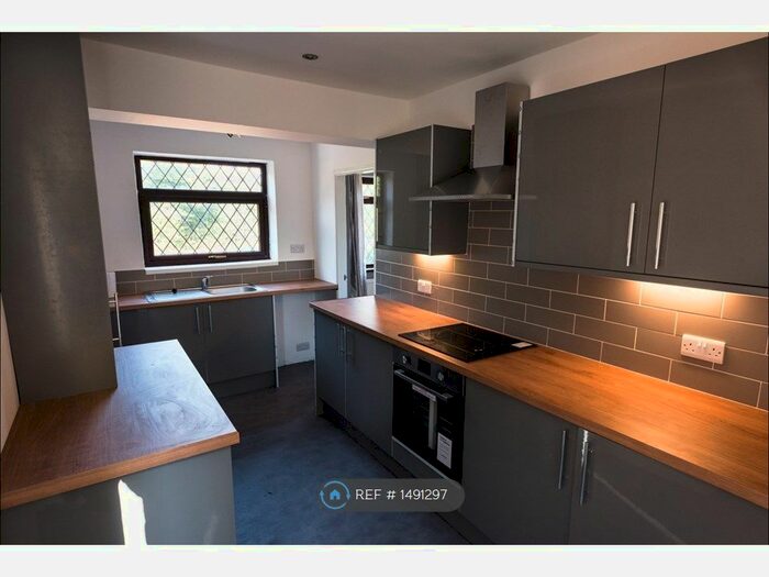 2 Bedroom Semi-Detached House To Rent In Rydal Drive, Morley, Leeds, LS27