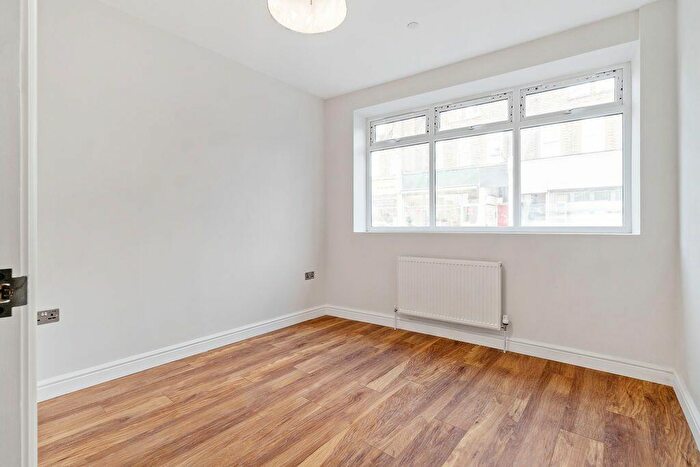 1 Bedroom Flat For Sale In Knights Hill, London, SE27