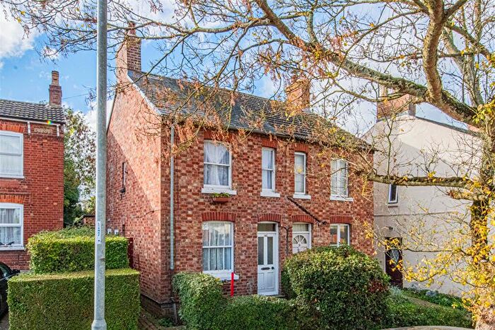 2 Bedroom Semi-Detached House For Sale In London Road, Wellingborough, NN29