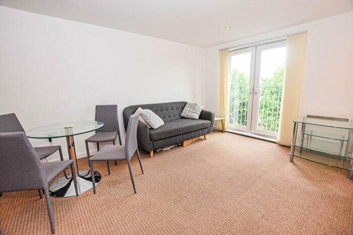 2 Bedroom Flat To Rent In Platt House, Elmira Way, Salford, M5