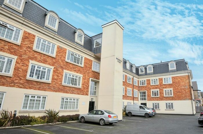 2 Bedroom Flat To Rent In Tweedy Road, Bromley BR1