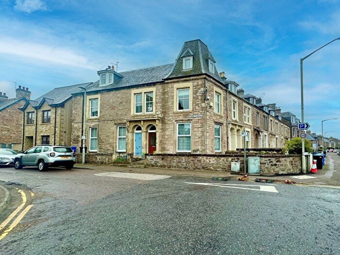 3 Bedroom Maisonette For Sale In Charles Street, Crown, Inverness., IV2