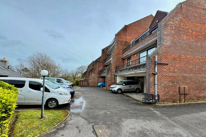 2 Bedroom Flat For Sale In Park Road, Swanage, BH19