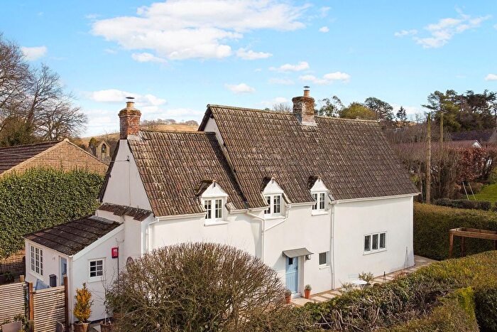 2 Bedroom Detached House For Sale In Mill Lane, Cherhill, SN11