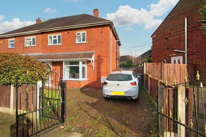 3 Bedroom Semi-Detached House To Rent In Brookwood Drive, Meir, Stoke-On-Trent, ST3