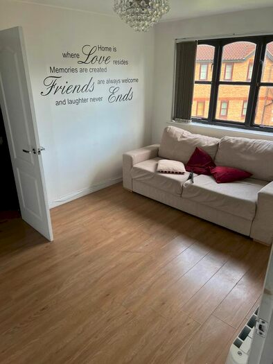 1 Bedroom Flat To Rent In Ruby Court, Rainham, RM13