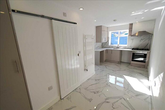 Studio To Rent In Princes Avenue, Dartford, DA2