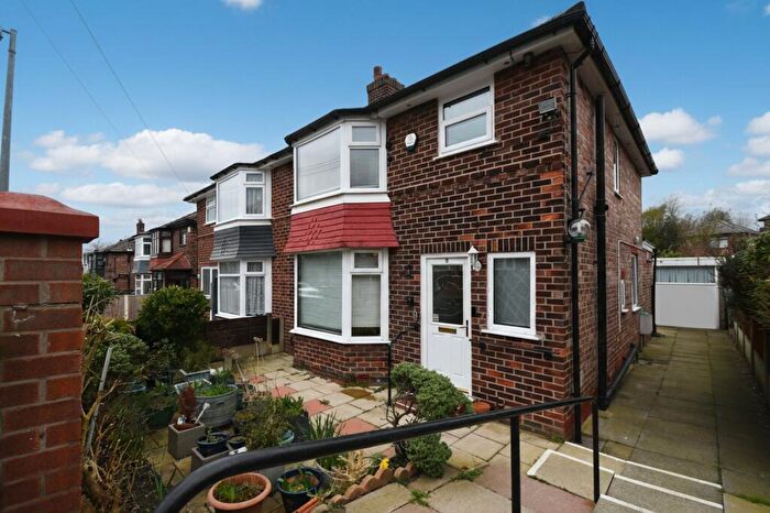 3 Bedroom Semi Detached House For Sale In Margrove Road, Salford, M6