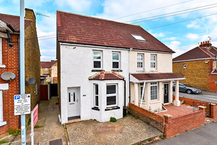 3 Bedroom House For Sale In Slough, SL1