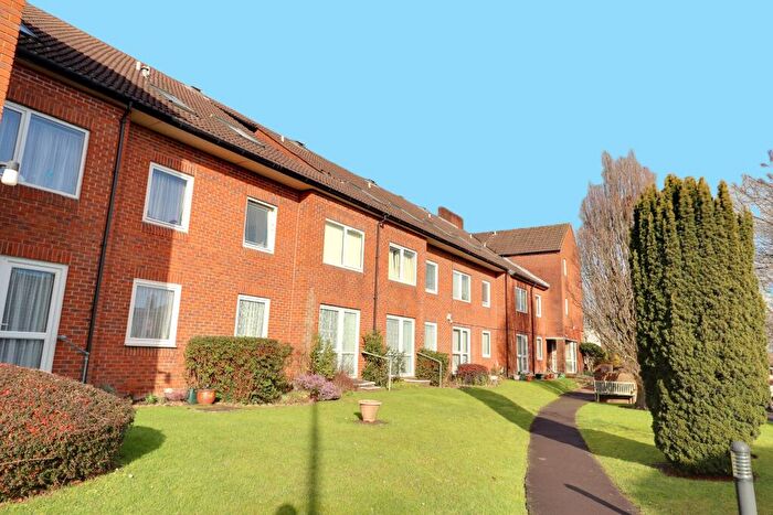 1 Bedroom Retirement Property For Sale In Hulbert Road, Waterlooville, PO7