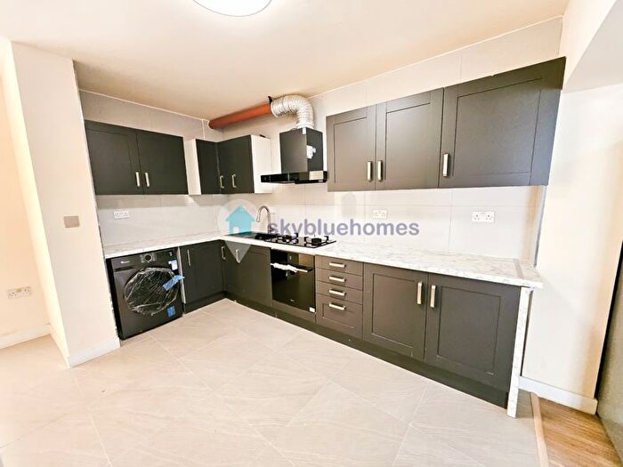 5 Bedroom End Of Terrace House To Rent In Brentwood Road, Leicester, LE2