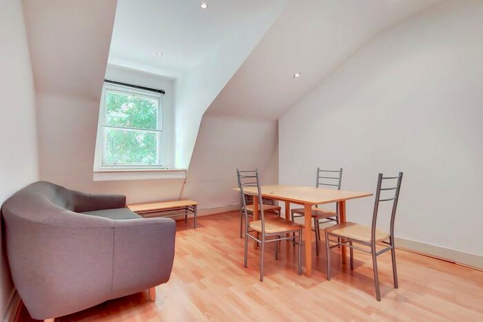 2 Bedroom Flat To Rent In Holland Road, Kensington, W14