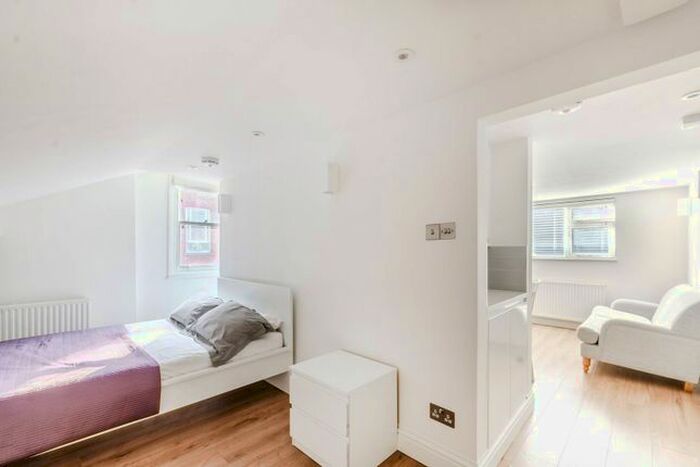Studio To Rent In Vincent Square, Westminster, London, SW1P