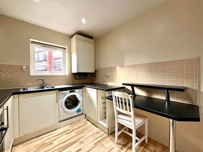 2 Bedroom Apartment To Rent In Wharf Road, Sale, M33