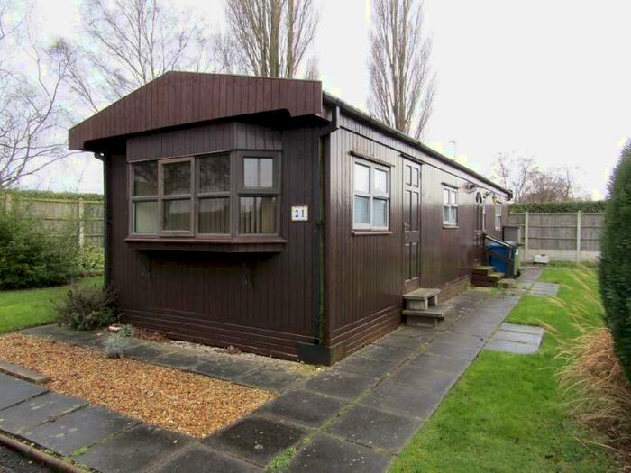 2 Bedroom Park Home Mobile Home For Sale In 21 Alpine Crescent The Elms, Torksey, Lincoln, Lincolnshire, LN1