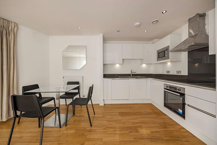 1 Bedroom Flat To Rent In Dowells Street, Greenwich, SE10