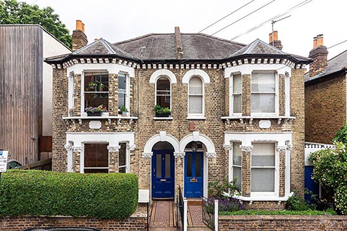 1 Bedroom Flat To Rent In Wakehurst Road, Clapham Junction, London, SW11