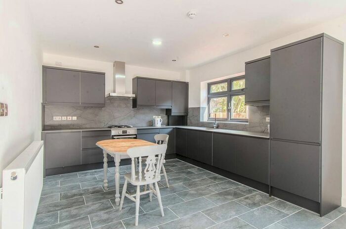 1 Bedroom Flat To Rent In Sweeps Lane, Orpington, BR5