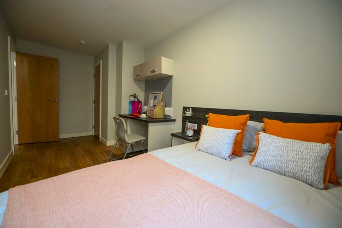2 Bedroom Apartment To Rent In Bedroom Apartment In Queen Street, Sheffield, S1