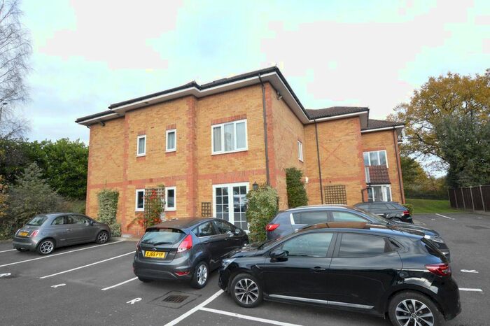 1 Bedroom Flat To Rent In Ronald Court, Bricket Wood AL2