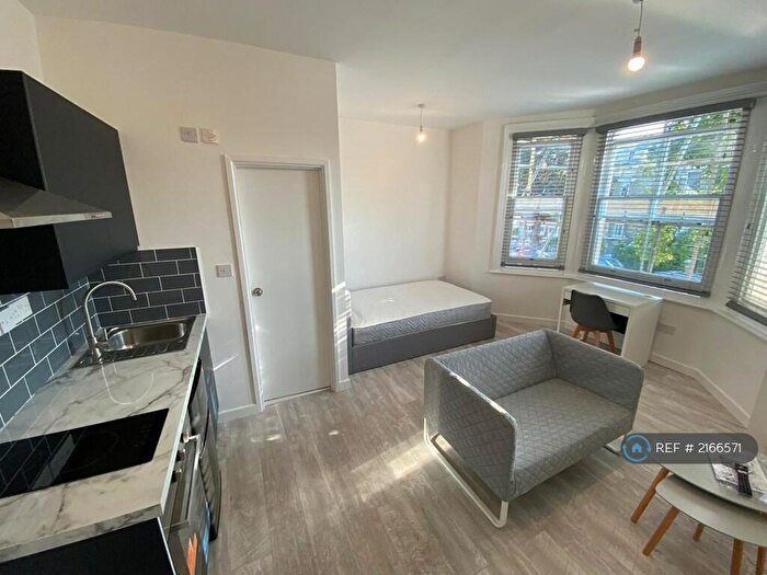 Studio To Rent In Goldstone Villas, Hove, BN3