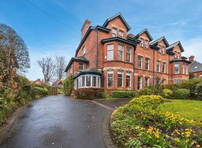 7 Bedroom Semi-Detached House For Sale In Cadogan Park, Belfast, BT9