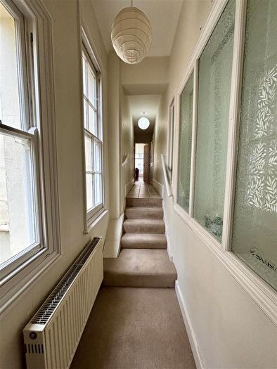 2 Bedroom Apartment To Rent In Brunswick Place, Hove, BN3