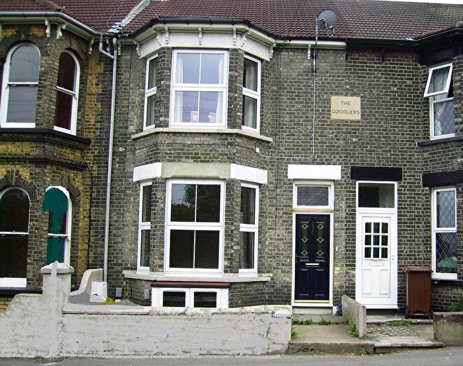 2 Bedroom Flat To Rent In Marlborough Road, Gillingham, ME7