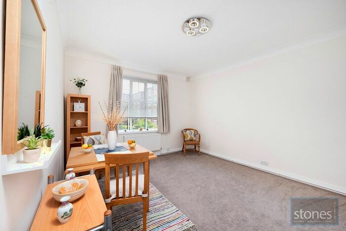 Studio To Rent In Belsize Grove, London, NW3