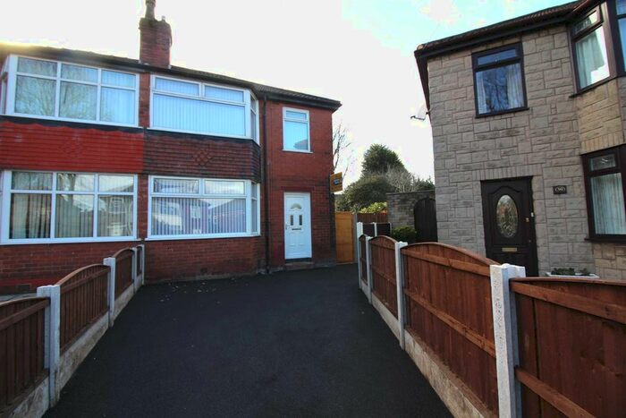 3 Bedroom Semi-Detached House To Rent In Cedar Avenue, Whitefield, Manchester M45