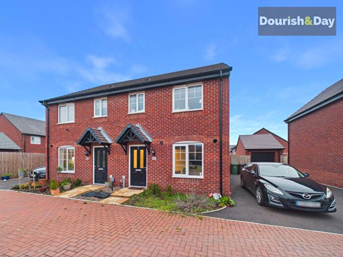 3 Bedroom Semi Detached House For Sale In Upnor Way, Stafford, ST16
