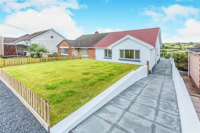 2 Bedroom Bungalow To Rent In Heol Y Plas, Fforest, Swansea, SA4