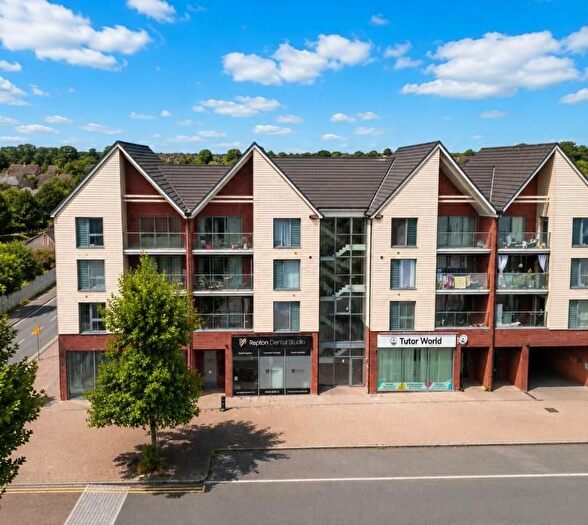 2 Bedroom Flat For Sale In Sir John Fogge Avenue, Repton Park, TN23