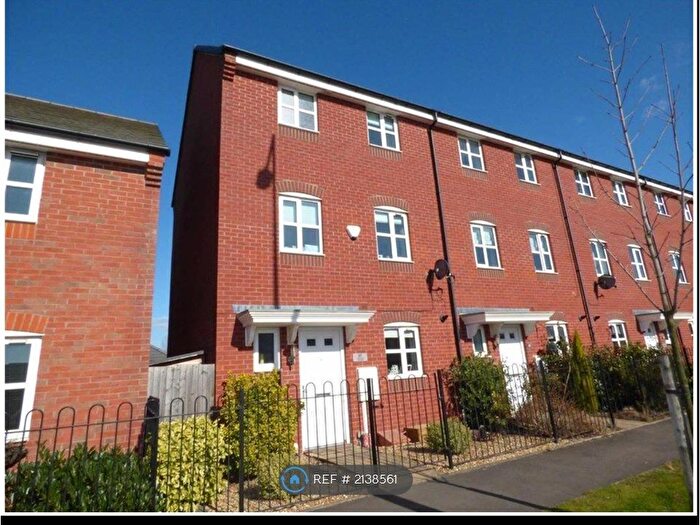 4 Bedroom End Of Terrace House To Rent In Oakworth Close, Telford, TF1