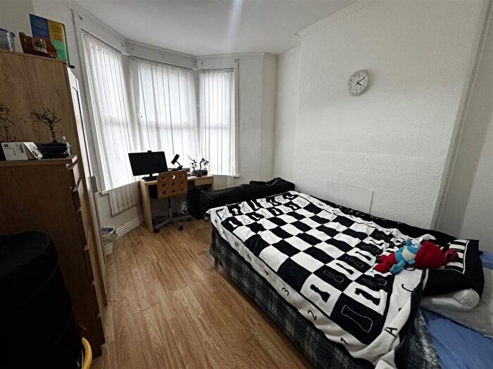 5 Bedroom House To Rent In Malefant Street, Cathays, CF24