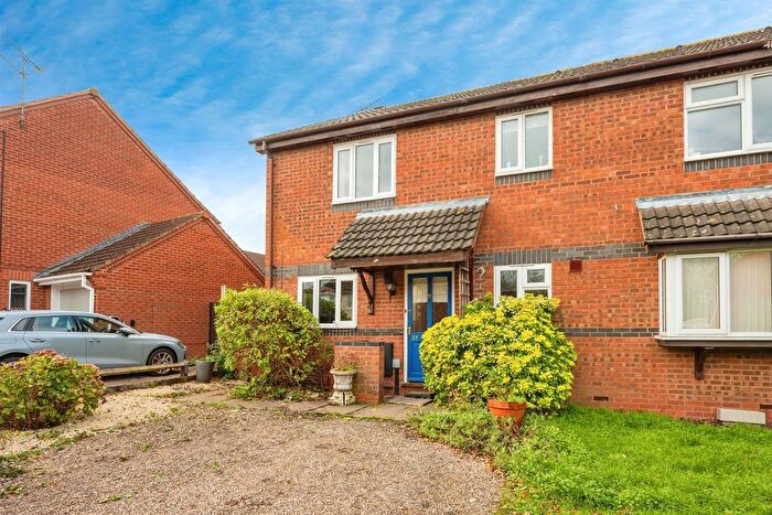 2 Bedroom Semi Detached House For Sale In Hoskyns Avenue, Worcester, WR4