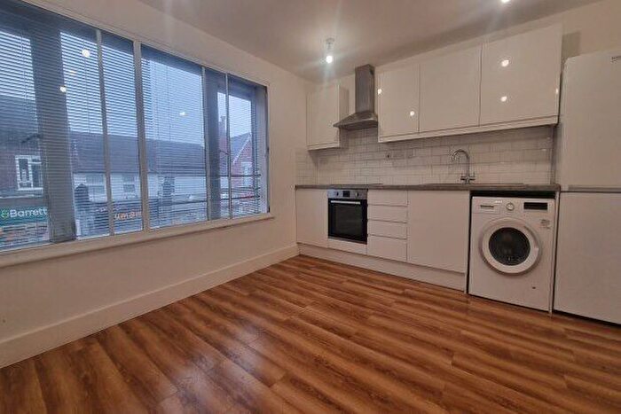 1 Bedroom Flat To Rent In High Street, Dorking, RH4